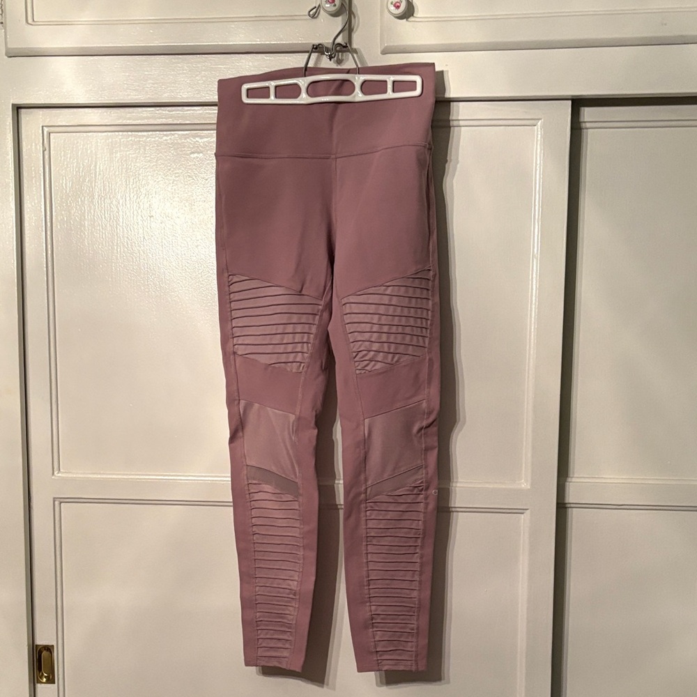 ALO Yoga Dusty Pink Ribbed Leggings
